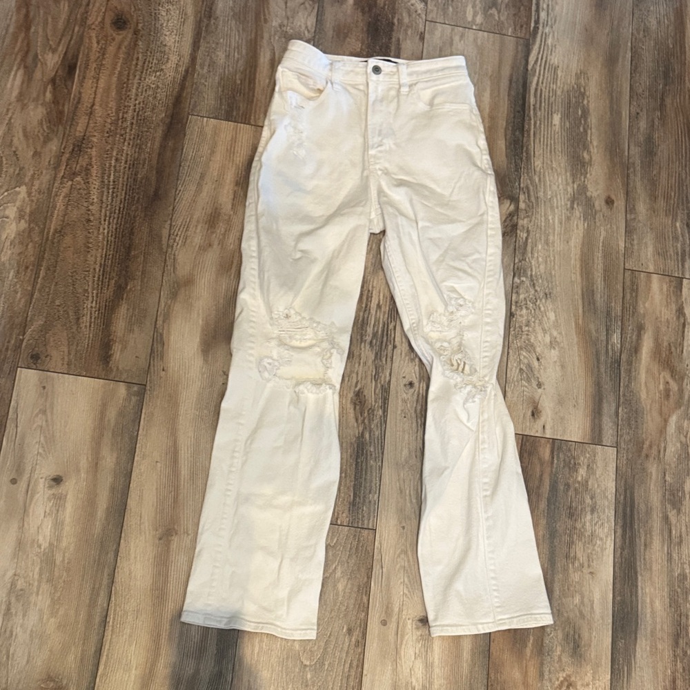Hollister Ultra High-Rise Ripped Dad Jeans